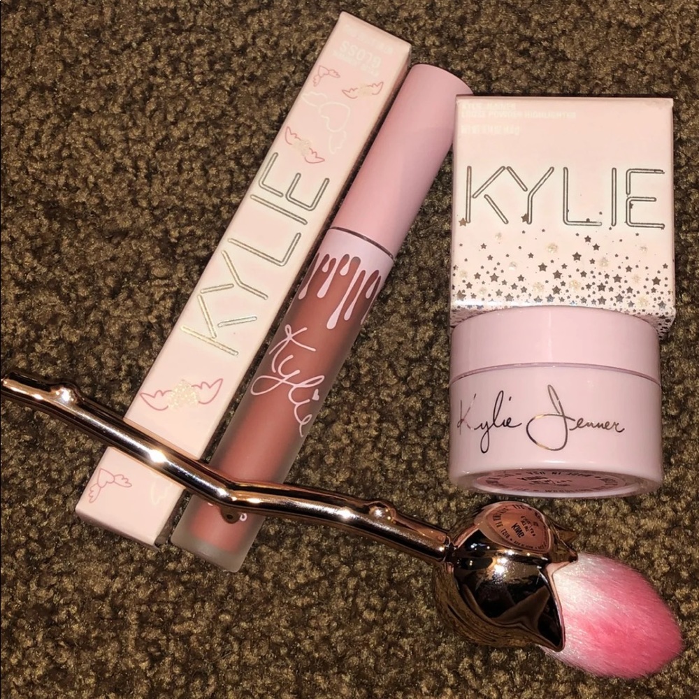 Kylie RARE B Day King Highlighter & Cupcake Gloss